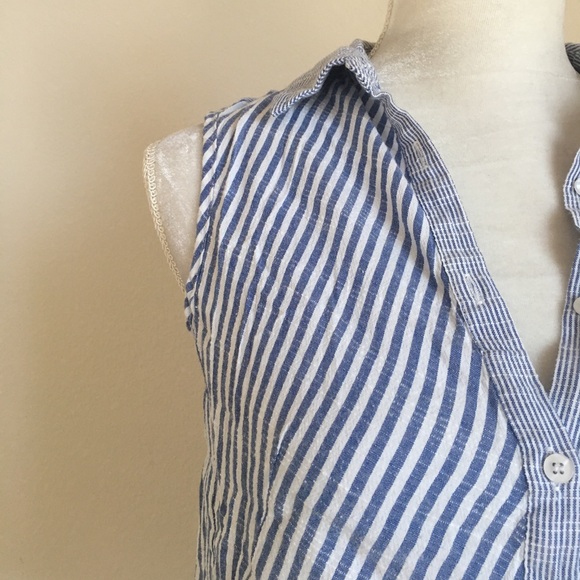 Blue & white striped sleeveless top - Picture 2 of 6